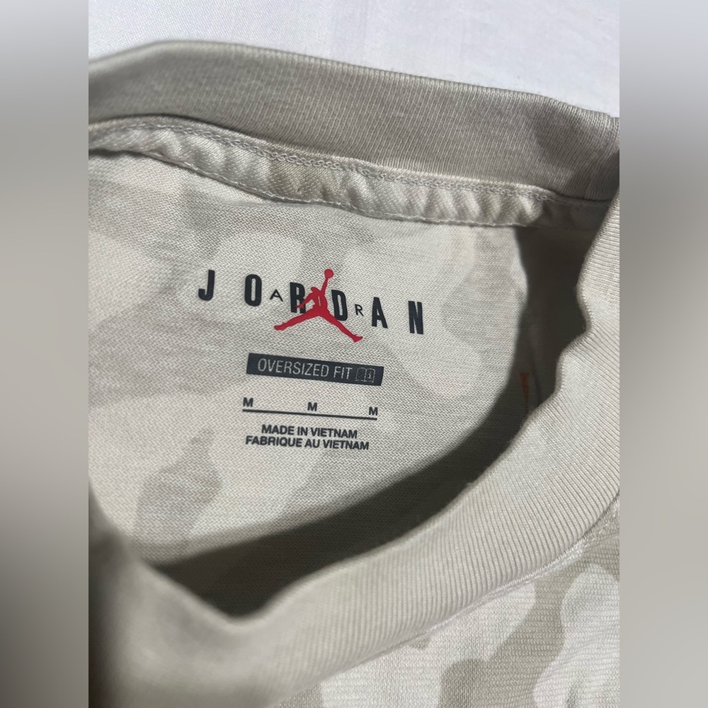 Jordan Beige Abstract Pattern Tee - Picture 2 of 6